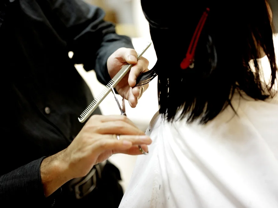 Imagem ilustrativa: Corte de cabelo